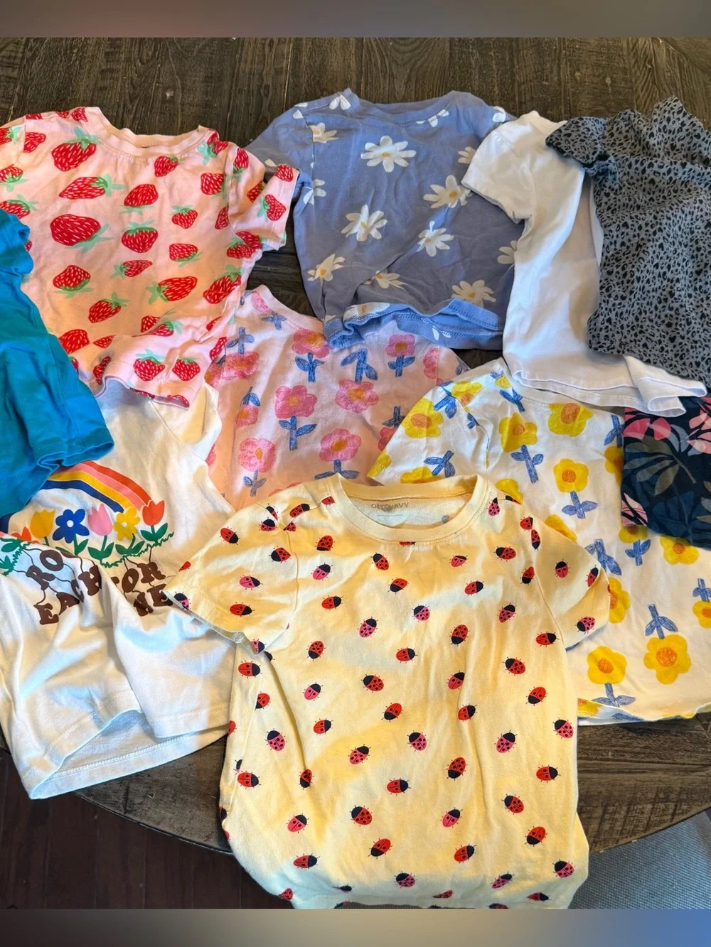 Girls Old Navy t shirt bundle size 4T